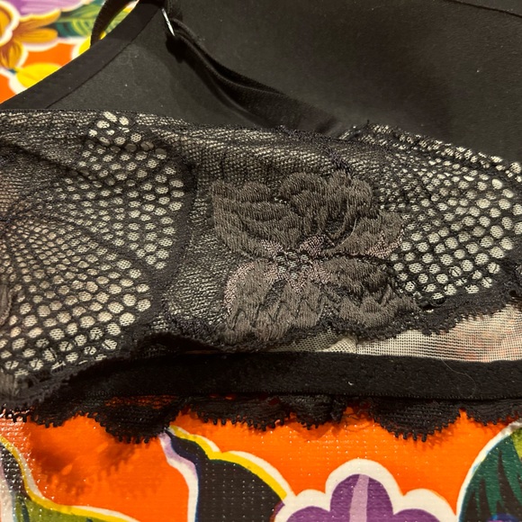 Calvin Klein wireless bra - Picture 4 of 4